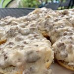 Hamburger Gravy and Biscuits